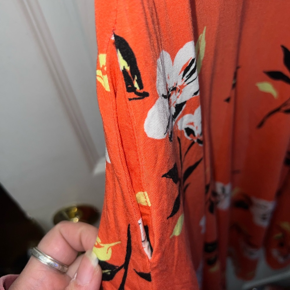 Torrid Super Soft Knits Sweetheart Fit & Flare Dress in Coral Floral Sz 00 (10) - Picture 3 of 6